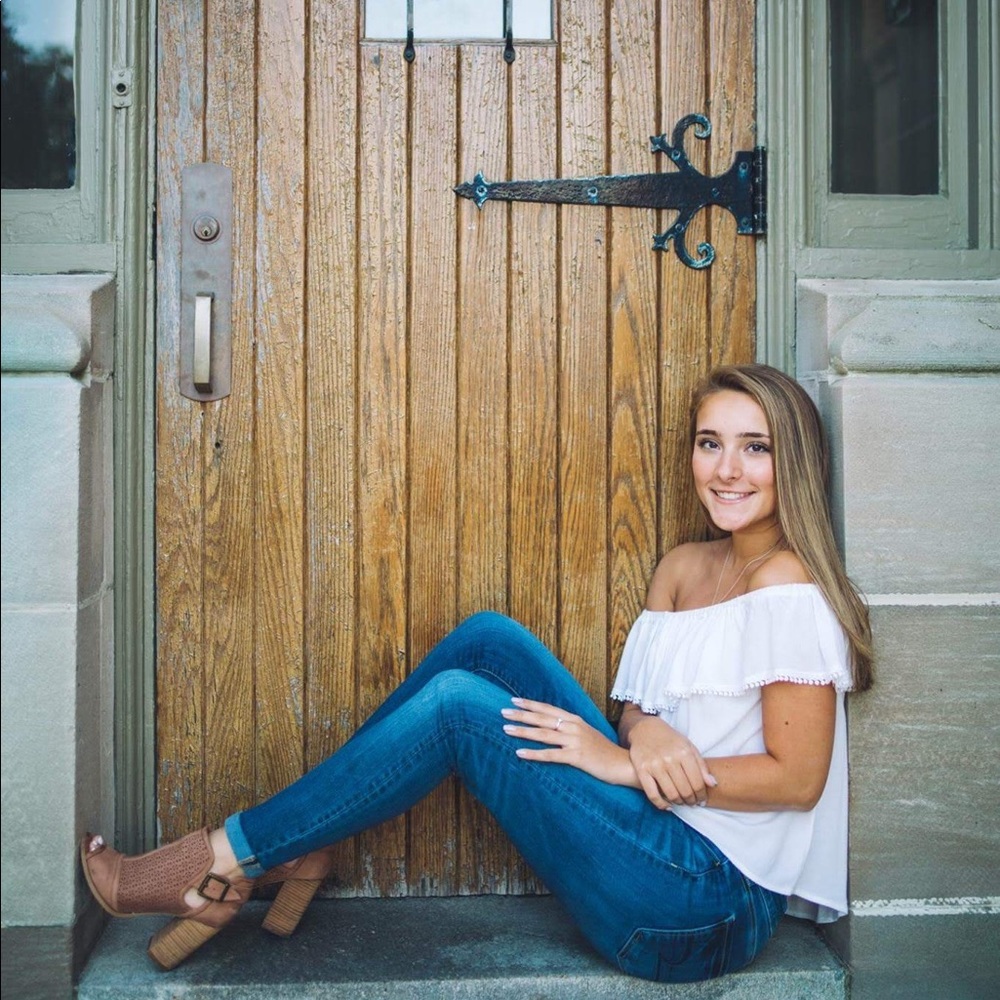 Meet your Posher, Nicole